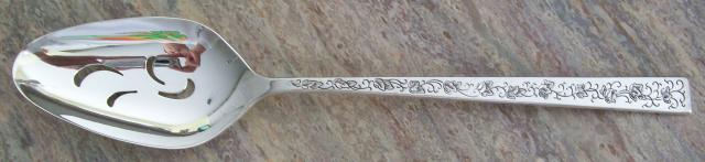 1847 Rogers "SILVER LACE" 1968 silverplate lot of 2 Oval Soup Spoons 7 1/8" 